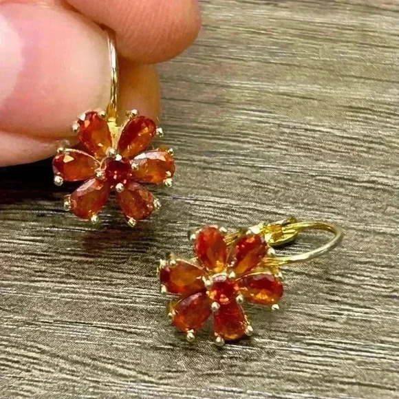 Gold Tone Amber Crystals Drop Dangle Earrings - Picture 2 of 4